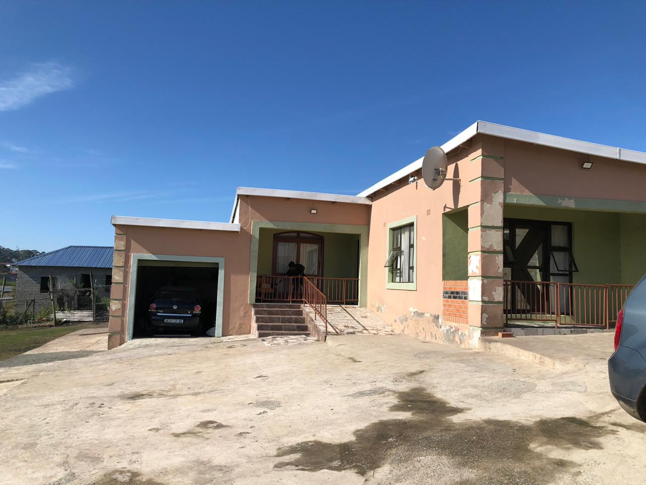 3 Bedroom House for sale in East London Rural P24112968407