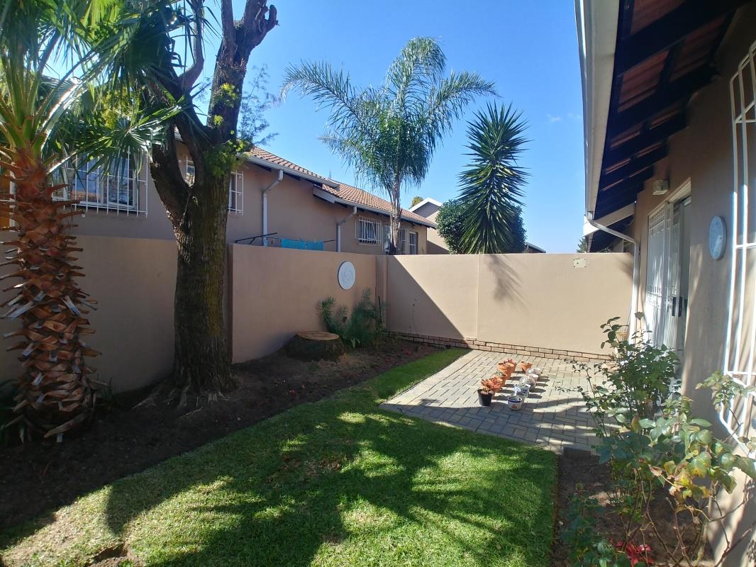 Northwold Property Townhouses to rent in Northwold