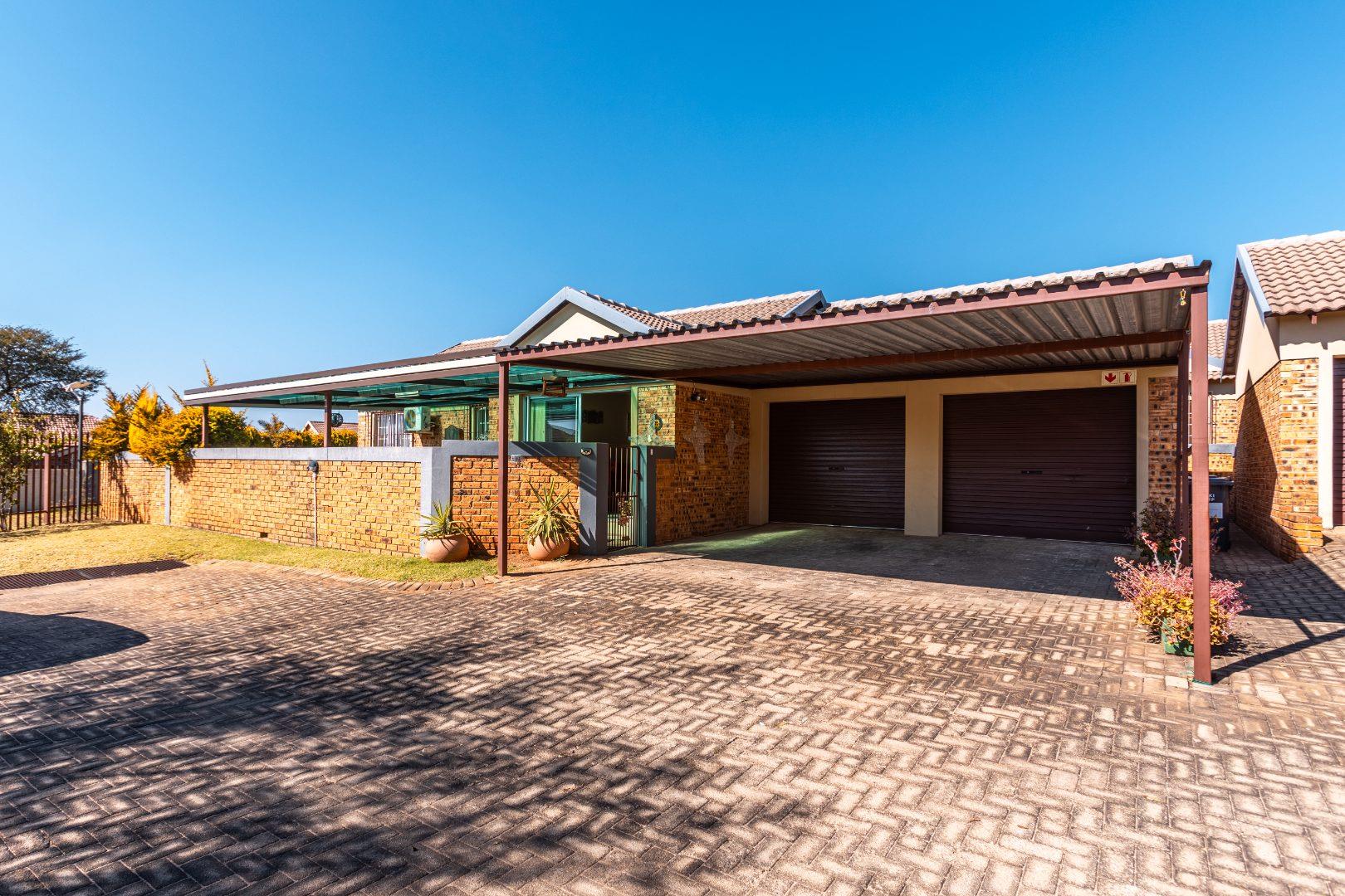 Honeydew Manor Property Property and houses for sale in Honeydew