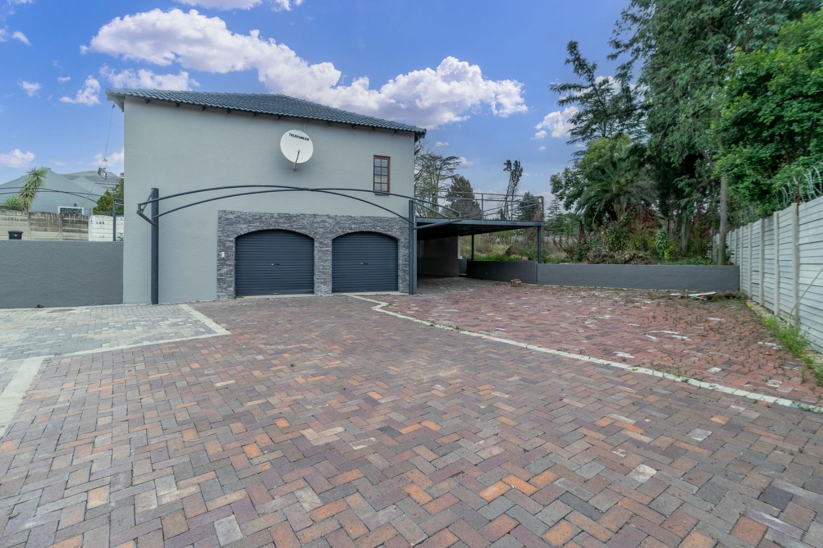 4 Bedroom House for sale in Kelvin P24112970507