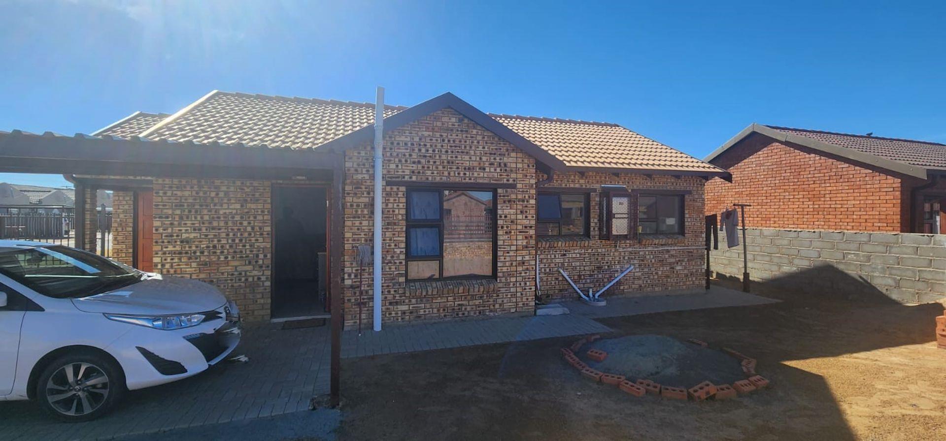 3 Bedroom House for sale in Mandela View P24112973418