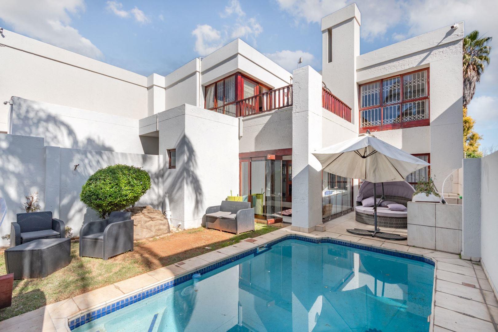 3 Bedroom House for sale in Oriel P24112973865