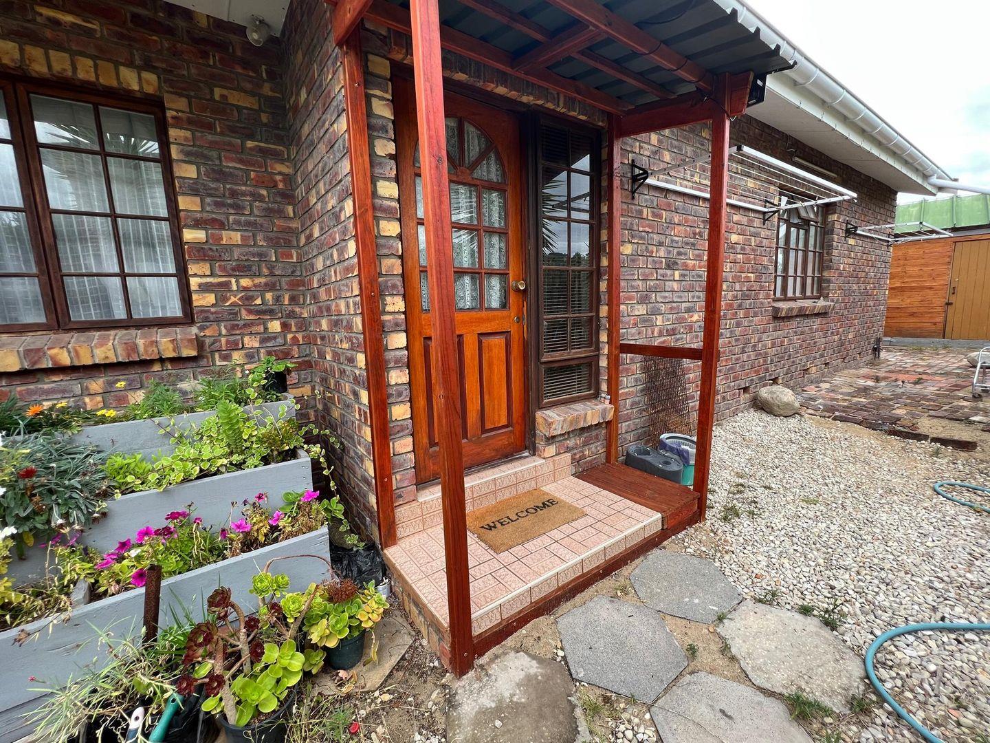 2 Bedroom House for sale in Gamtoos Mouth P24112113718