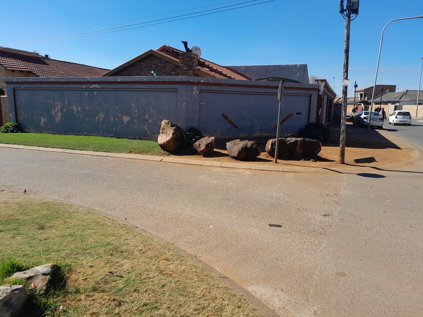 Dobsonville Ext 4 Property Property and houses for sale in