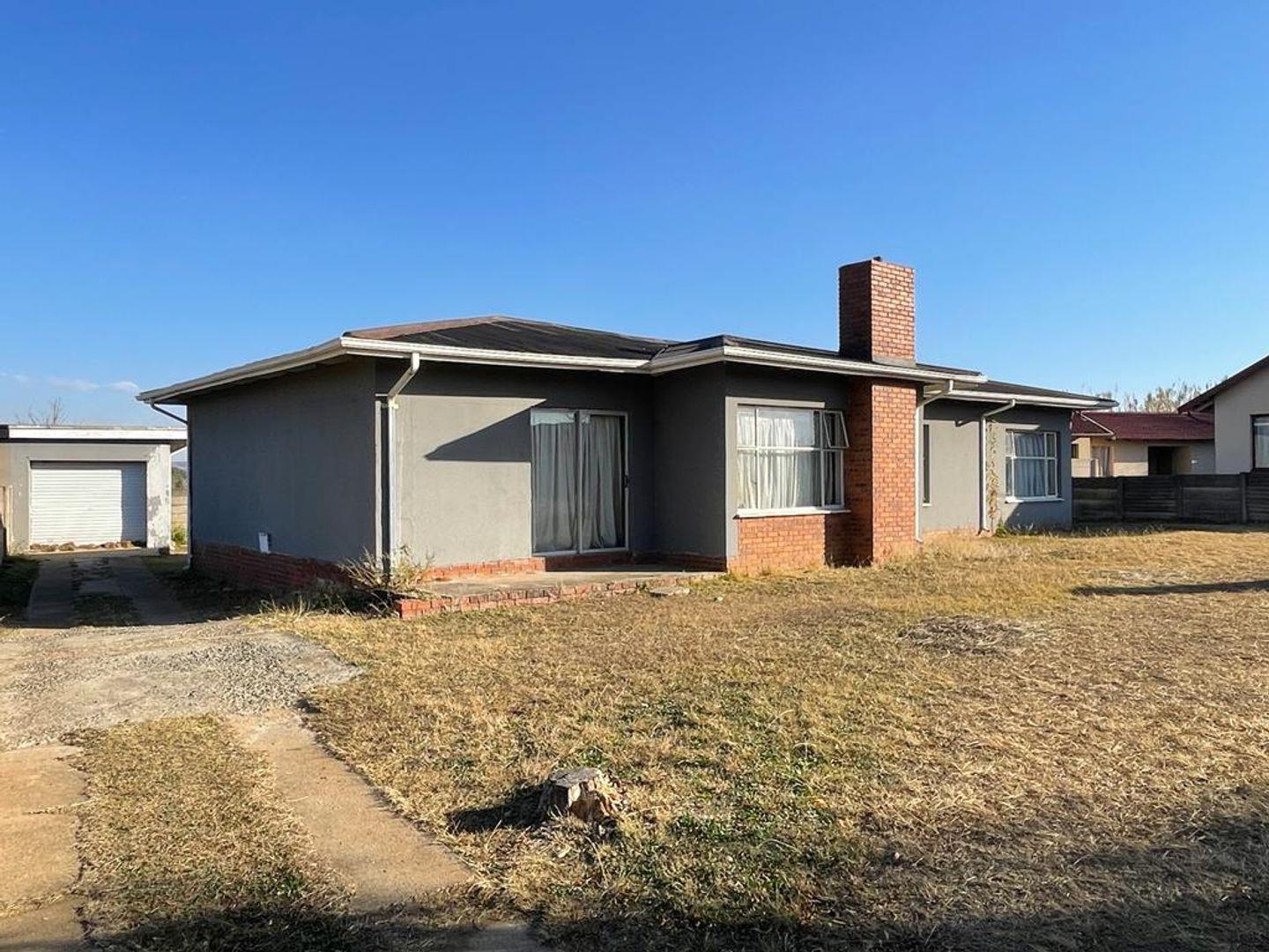 4 Bedroom House for sale in Ncandu Park P24112975911