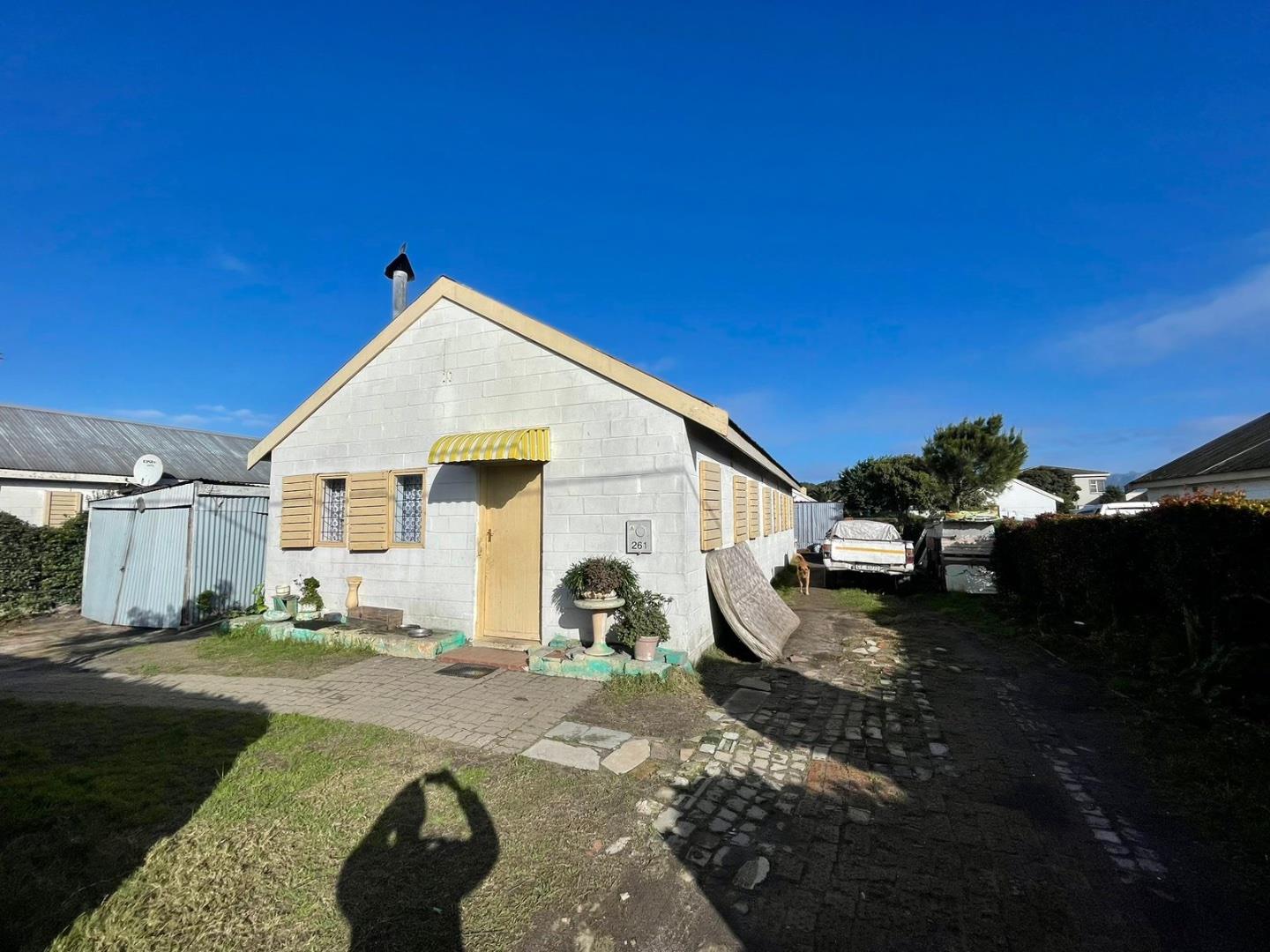 Highlands Estate, Mitchells Plain Property Houses for sale in