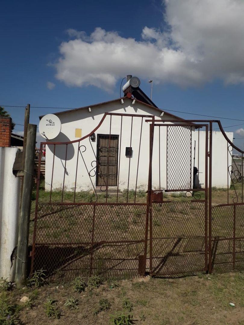 2 Bedroom House for sale in Motherwell P24112325315