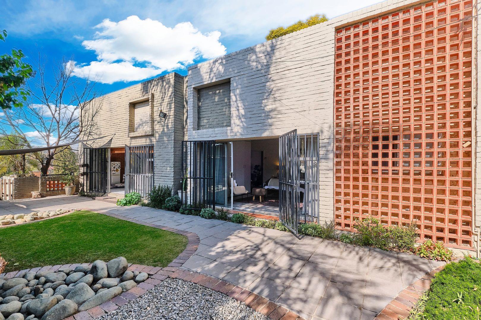 2 Bedroom House for sale in Ferndale P24112979183