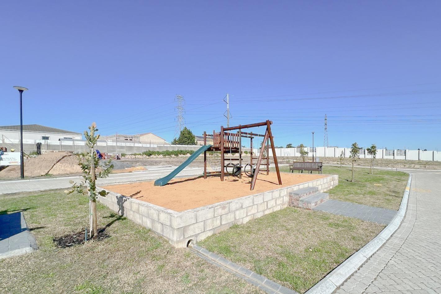 3 Bedroom House for sale in Rouxville P24112980668