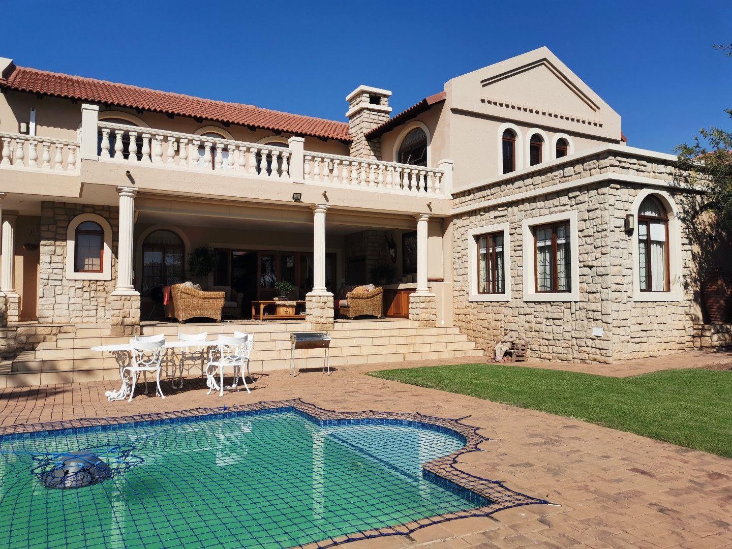 4 Bedroom House for sale in Pebble Rock Golf Village 46 Diamond P24