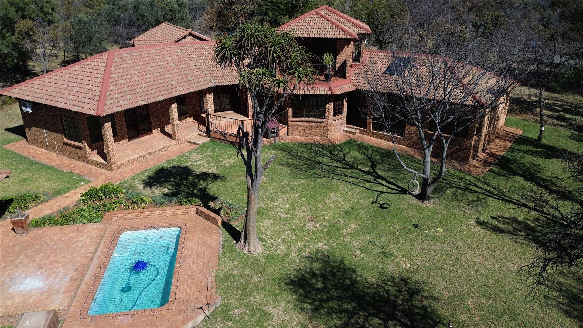 4 Bedroom House for sale in Pebble Rock Golf Village 130 Burkea Str