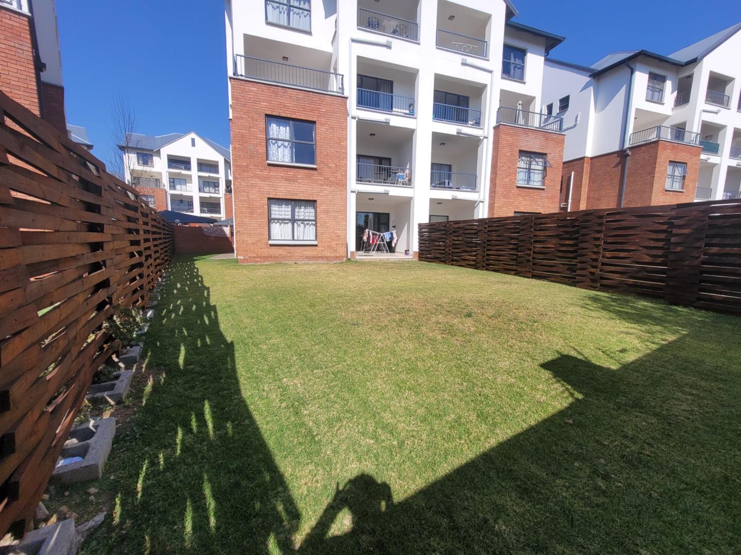 3 Bedroom Townhouse for sale in Greenstone Hill 1100 Greenstone Crest, Stoneridge Drive P24