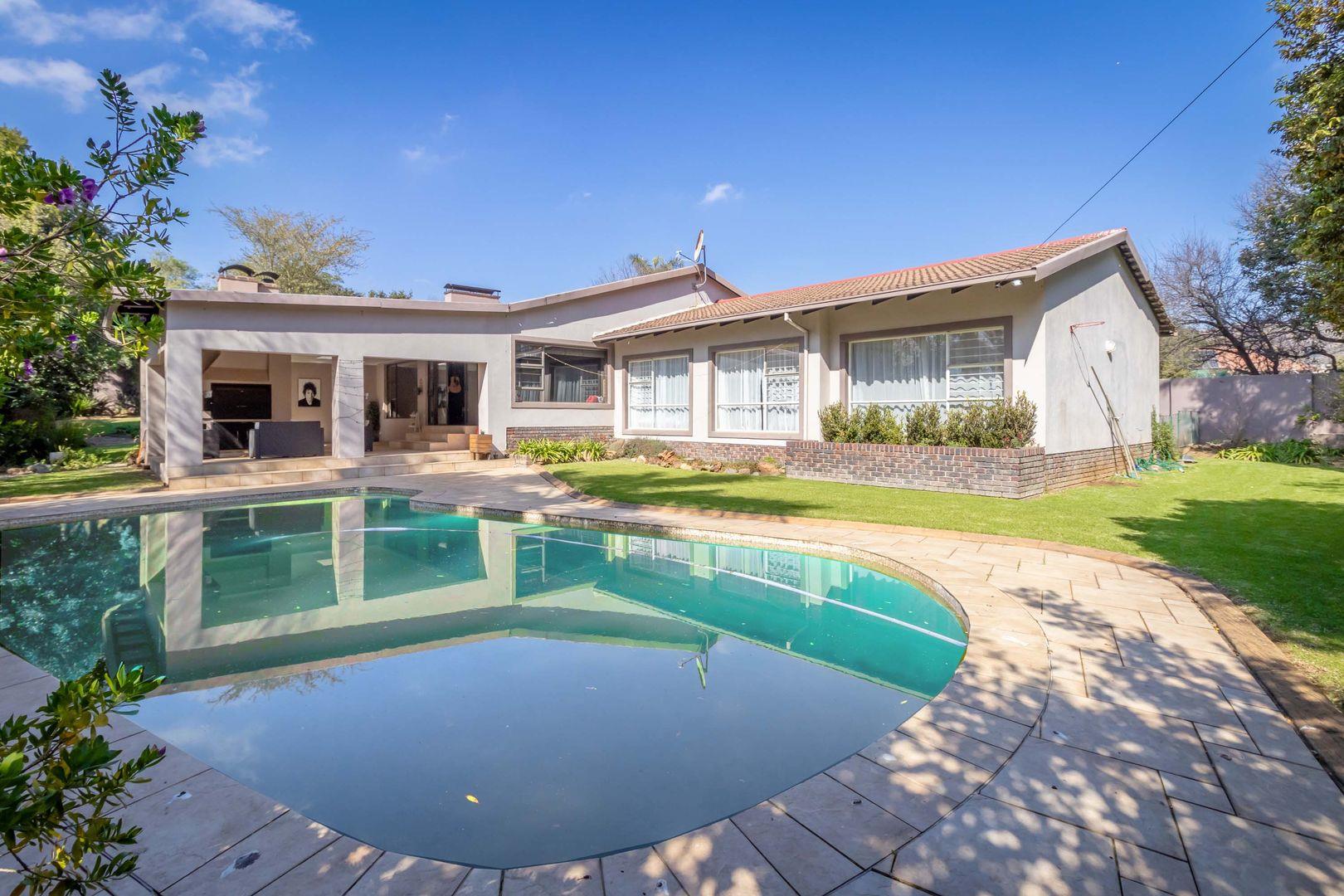 4 Bedroom House for sale in Northcliff P24112984856