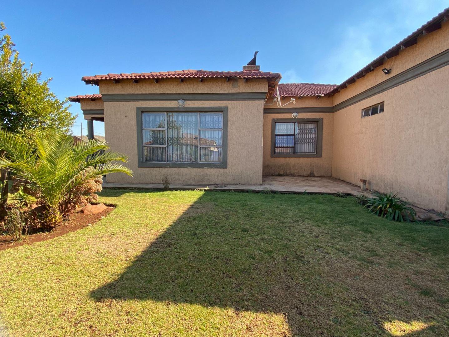 3 Bedroom House for sale in Sebokeng Zone 10 P24112986920