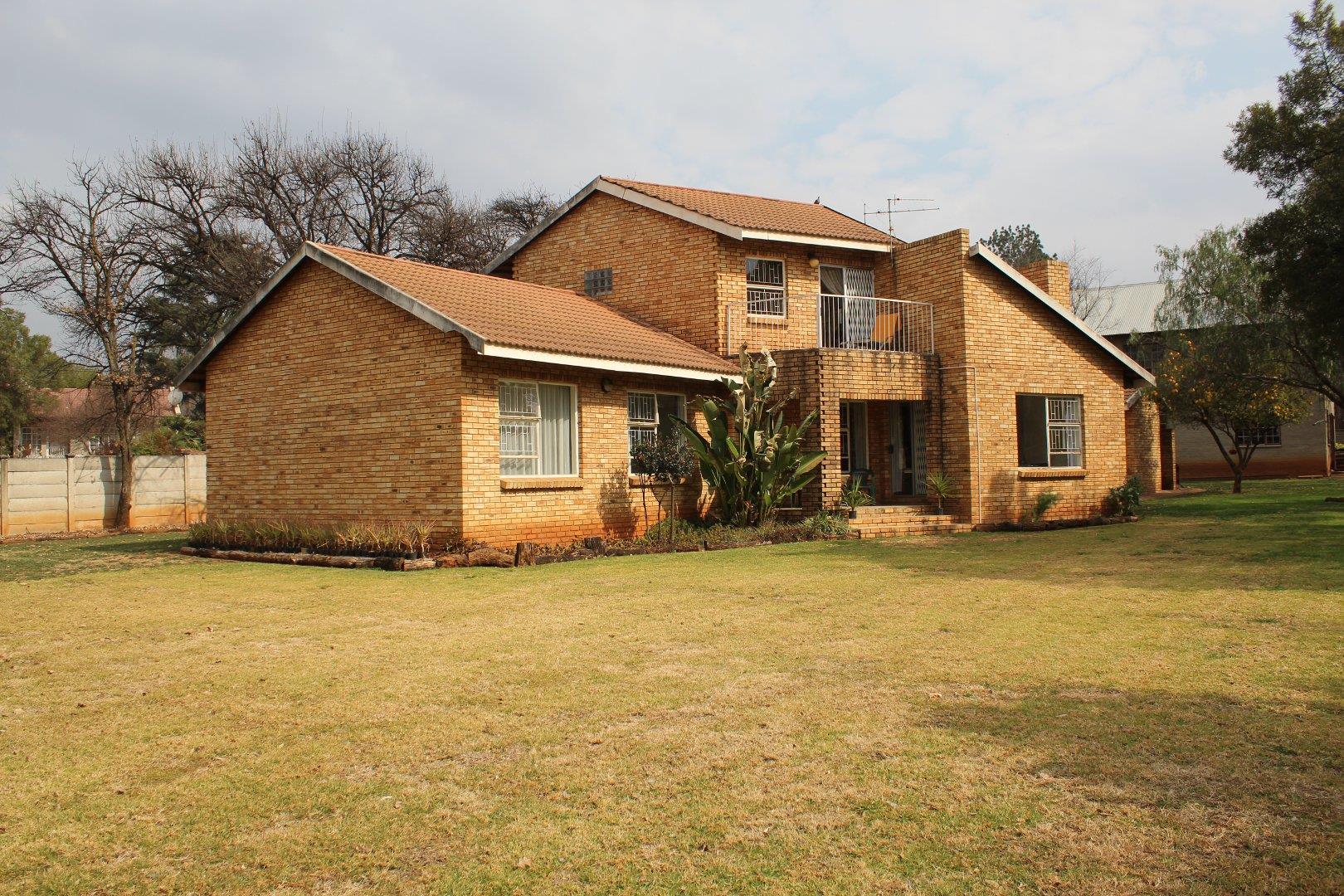 3 Bedroom House for sale in Henley On Klip P24112987496