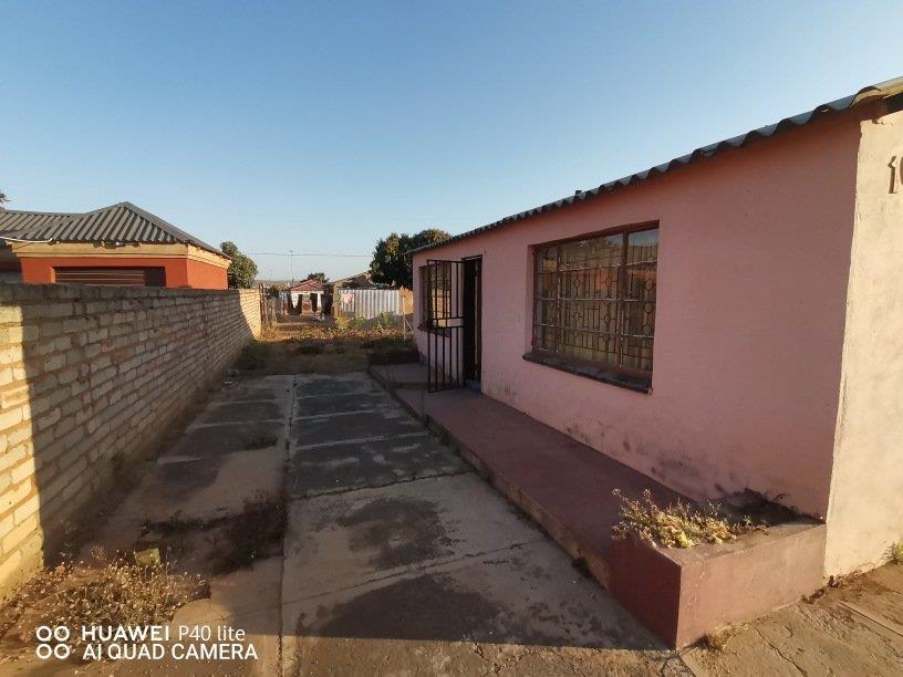 2 Bedroom House to rent in Mabopane P24112988494