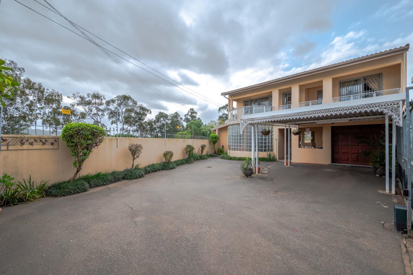 5 Bedroom House for sale in Woodview P24112990432