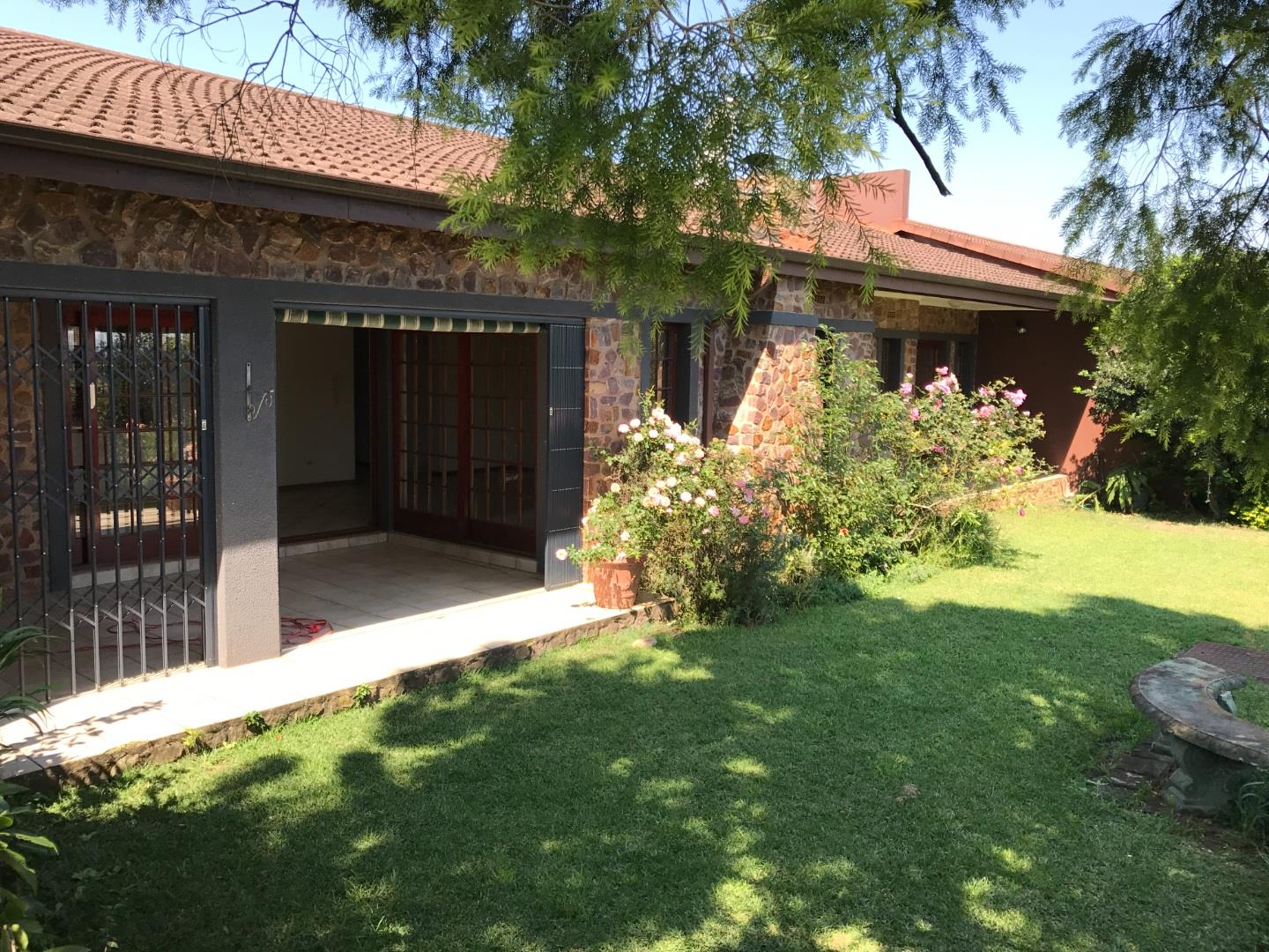 3 Bedroom Townhouse for sale in Bothas Hill P24112992090