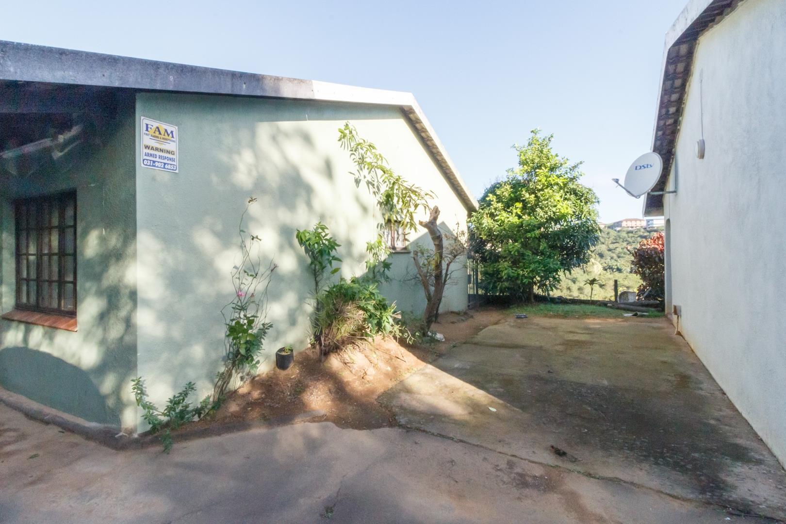 5 Bedroom Townhouse for sale in Clare Hills P24112993191