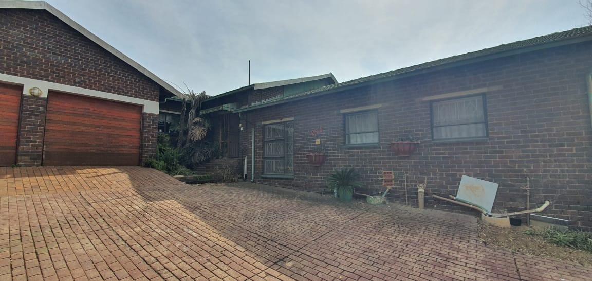 4 Bedroom House for sale in Ridgeway P24112996886