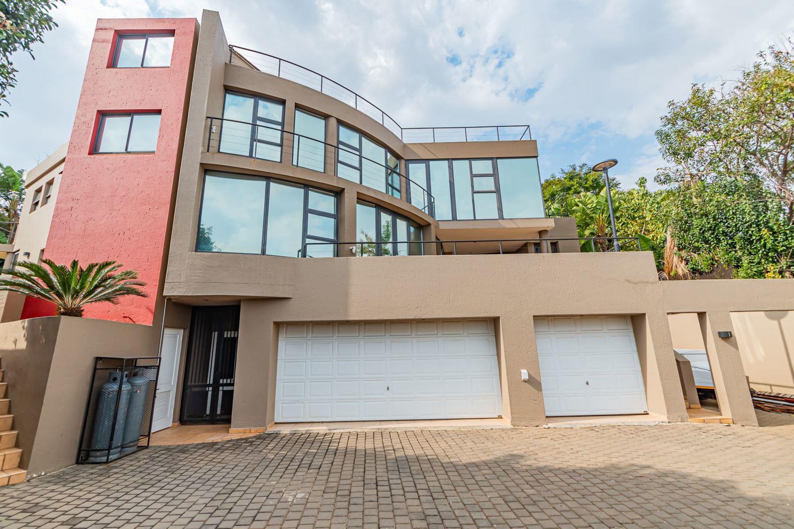 6 Bedroom House to rent in Faerie Glen P24113001525