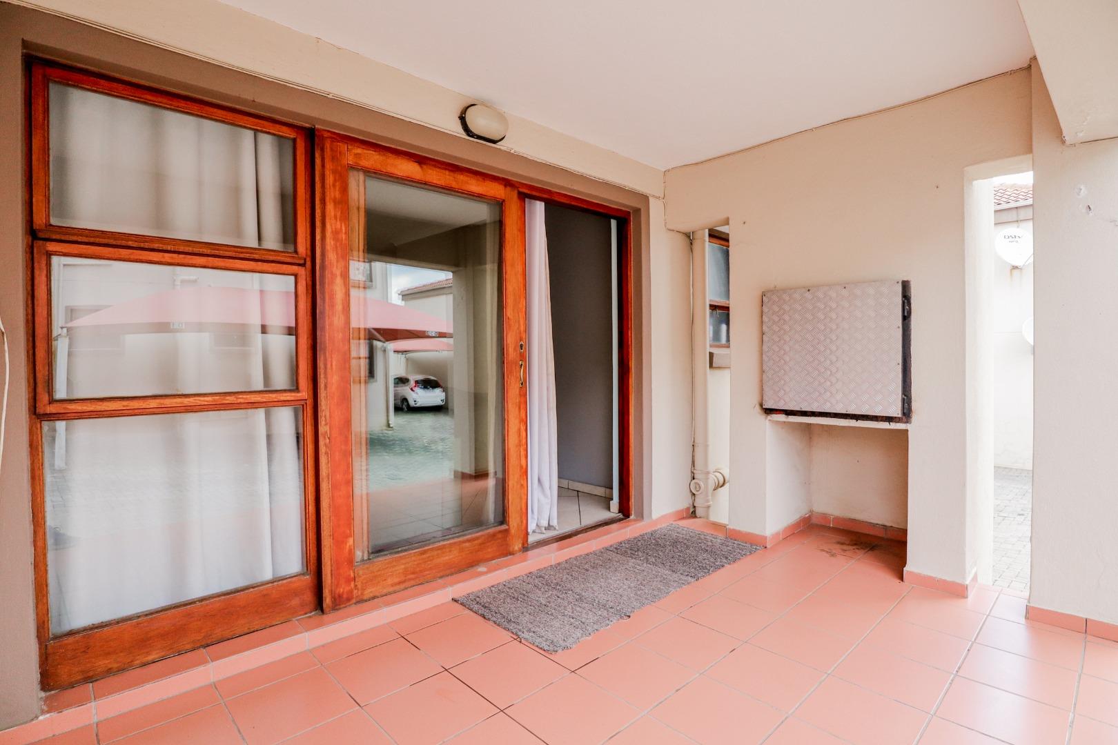 2 Bedroom Apartment / flat for sale in Ferndale P24113214108