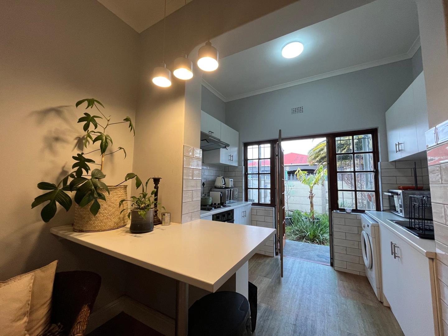 2 Bedroom House for sale in Lansdowne 54 Sir Alfred Road P24114459124