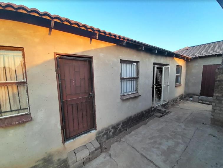 2 Bedroom House for sale in Soshanguve K P24113002479