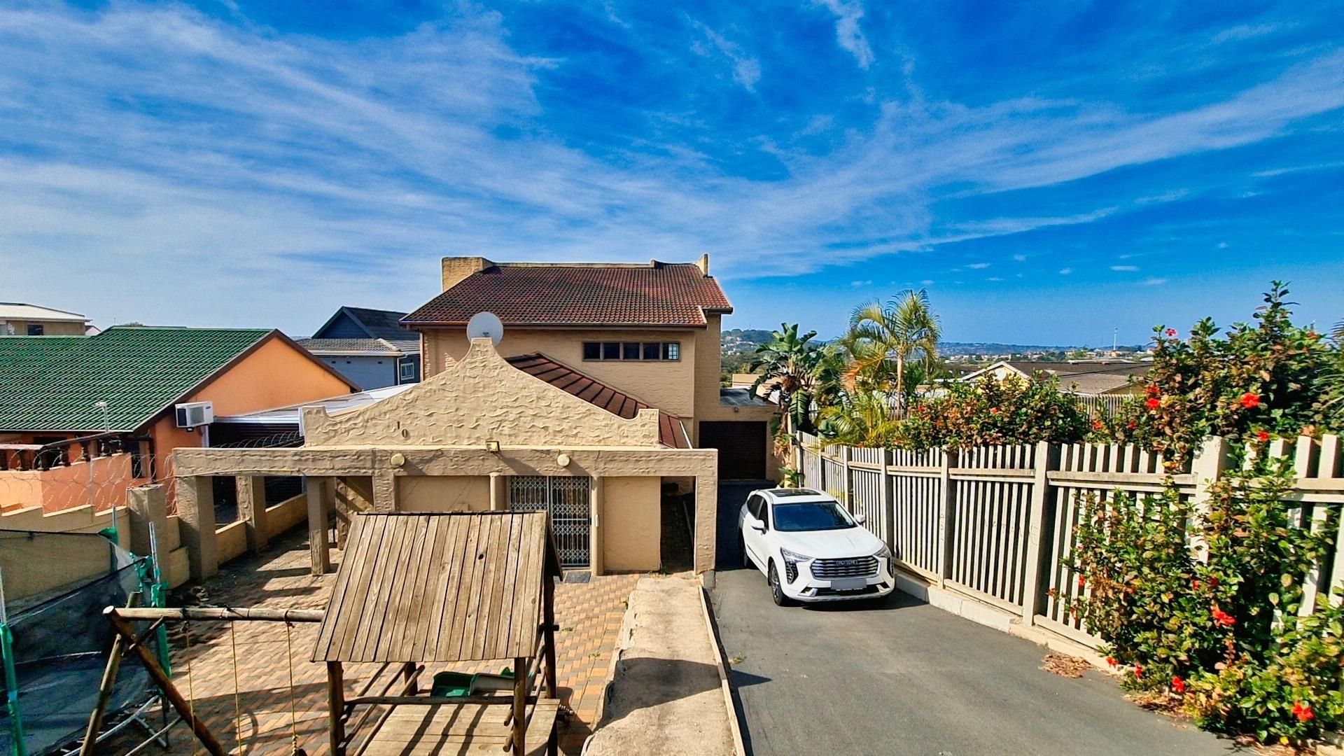 4 Bedroom House for sale in Castlehill P24112831272