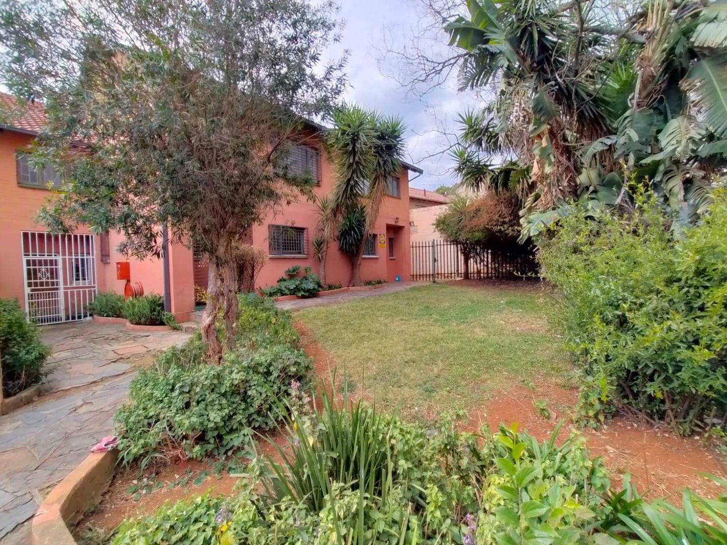 2 Bedroom Townhouse for sale in Windsor East P24113003607