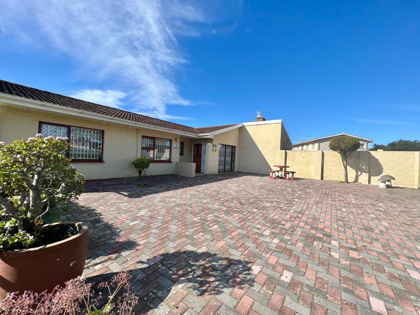 Francis Evatt Park Property Property and houses for sale in Francis