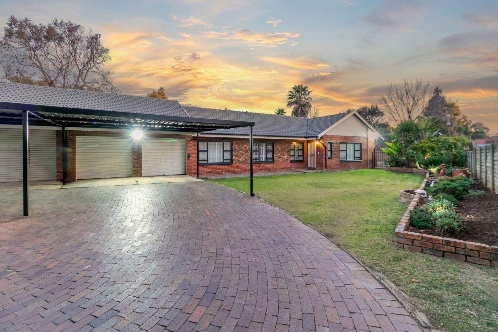 3 Bedroom House for sale in Pomona P24113007247