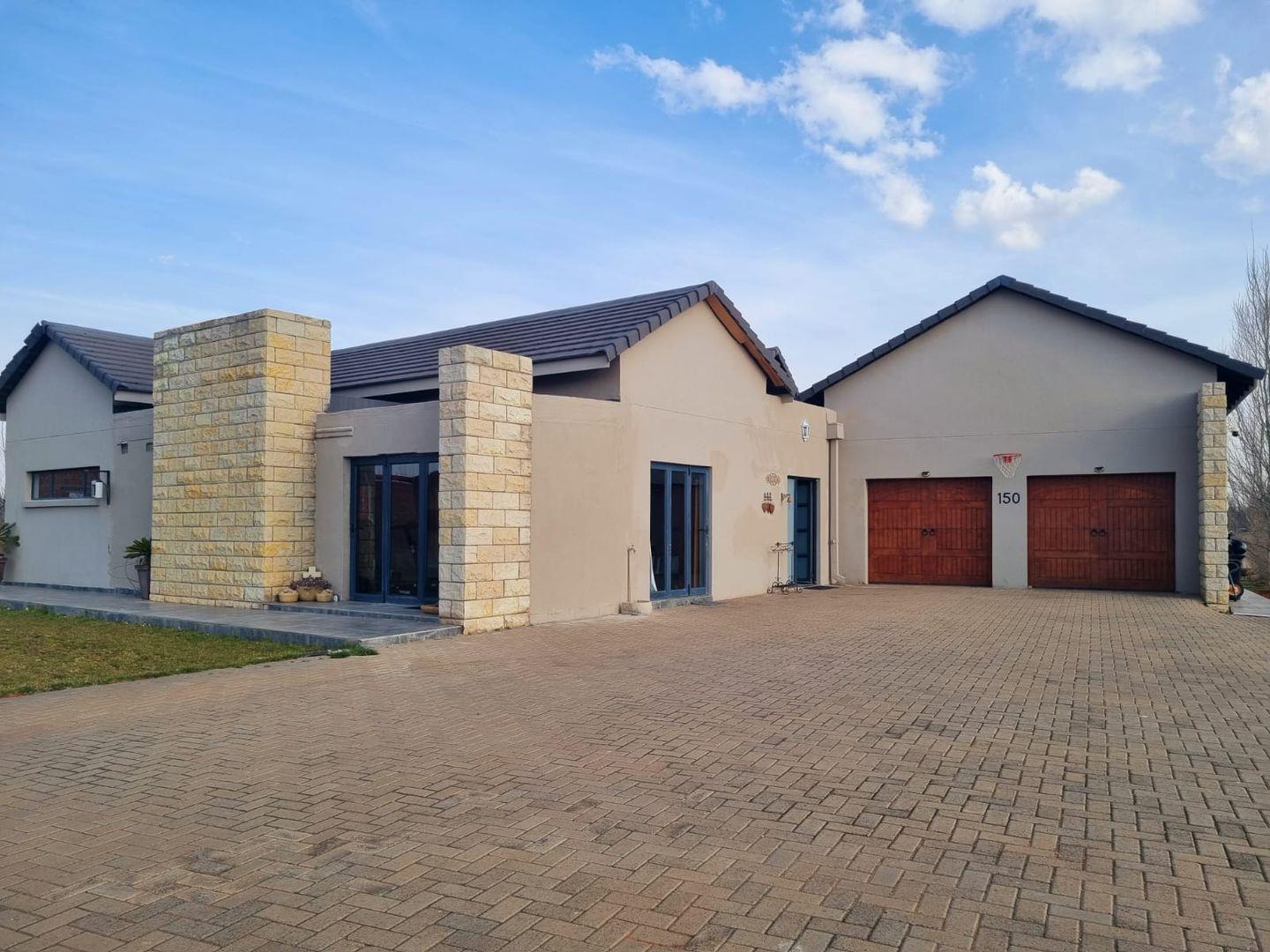 4 Bedroom House for sale in Magersfontein Memorial Golf Estate P24