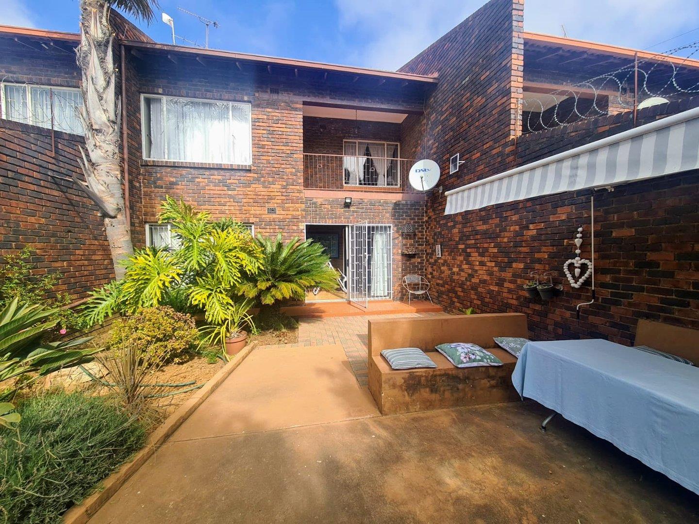 Greenhills Property Townhouses for sale in Greenhills Property24