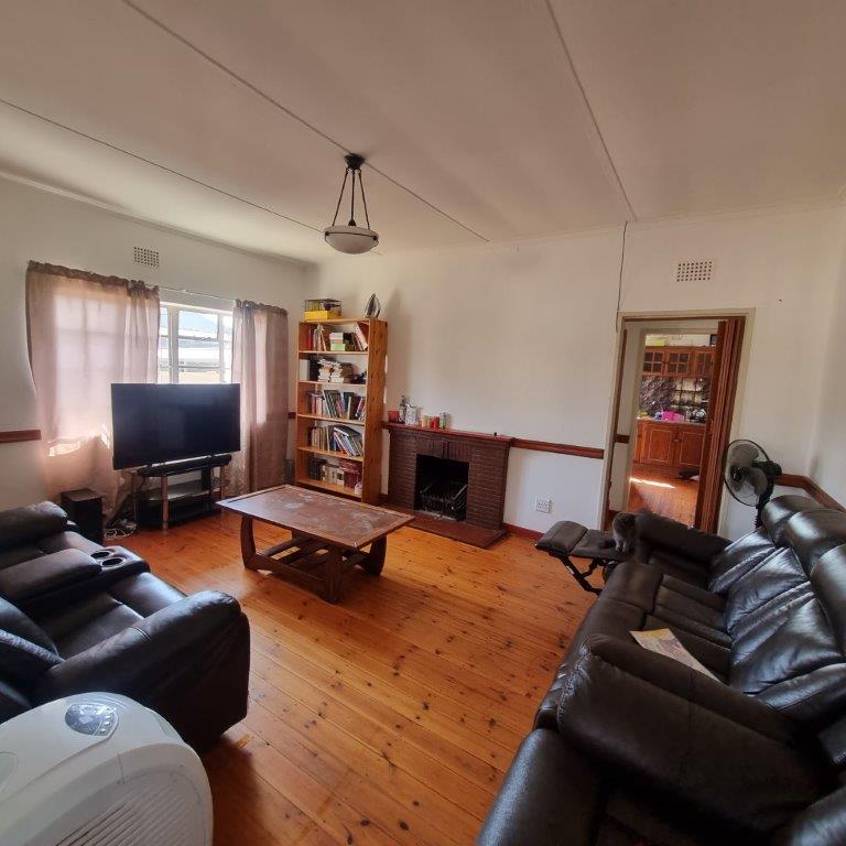 3 Bedroom House for sale in Hospitaalpark P24113012884