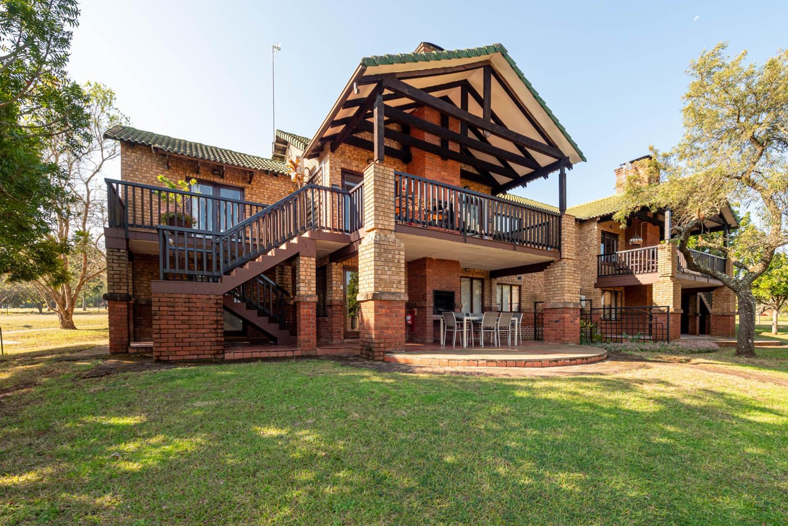 3 Bedroom Townhouse for sale in White River Estates 40 Greenway Woods P24113013720