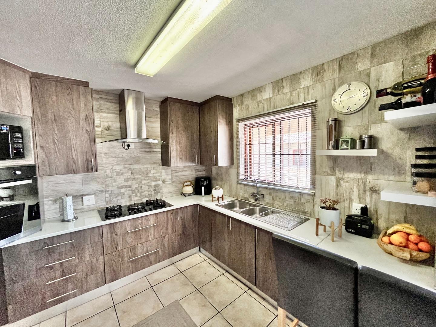 3 Bedroom Townhouse for sale in Northgate Pitchstone, 23 Kapital