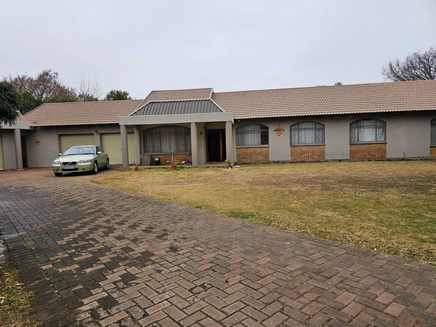 3 Bedroom House for sale in Three Rivers East P24113019073