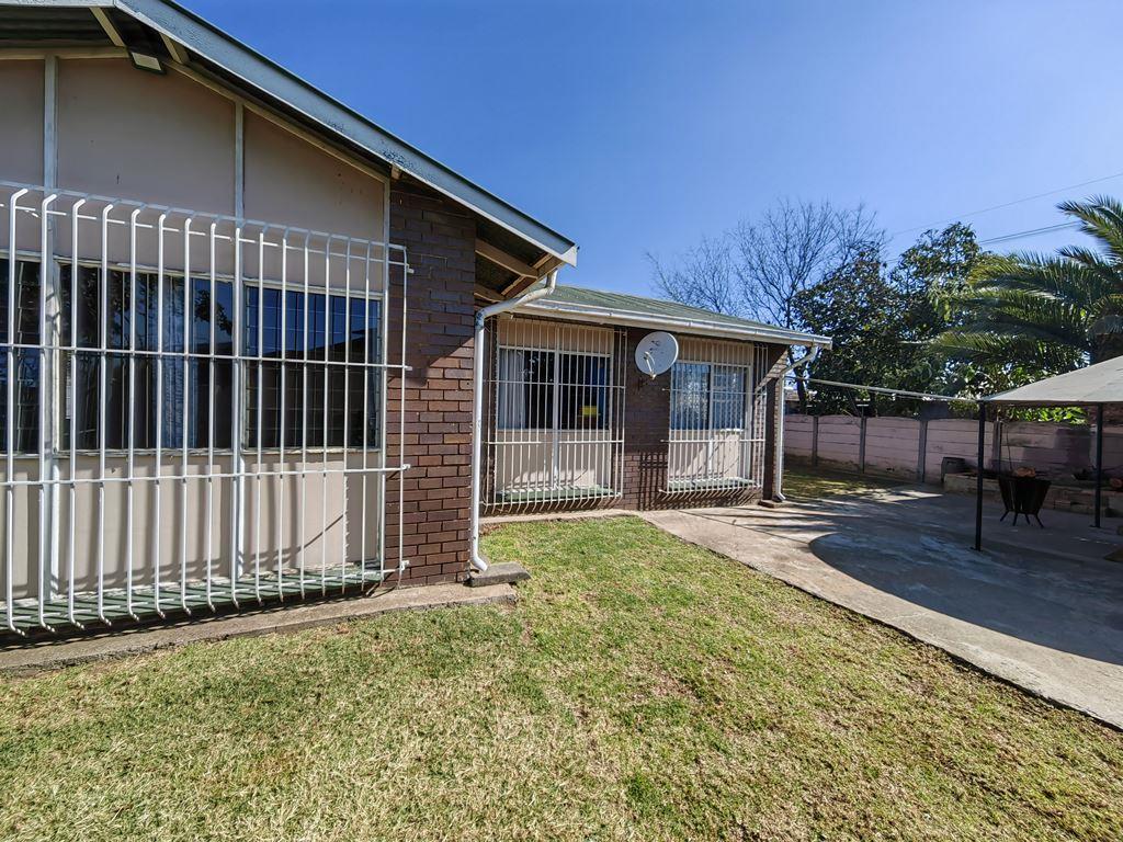 3 Bedroom House for sale in Klopperpark P24113933286