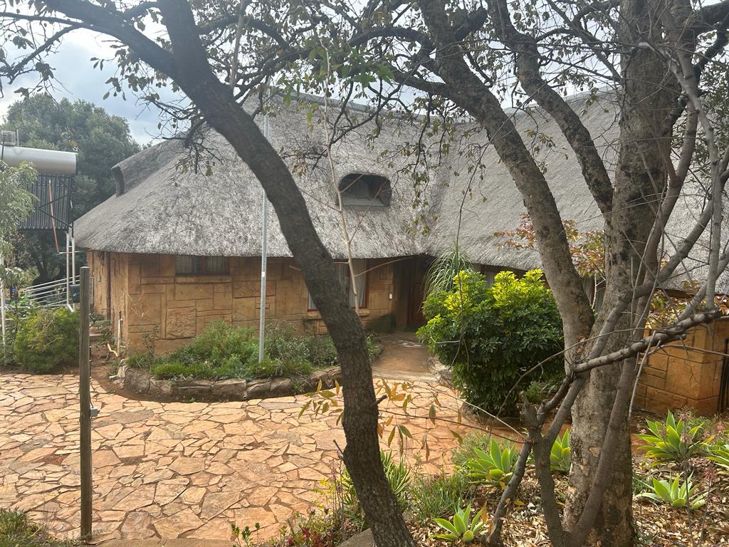 7 Bedroom House for sale in Elandsfontein AH P24113020977
