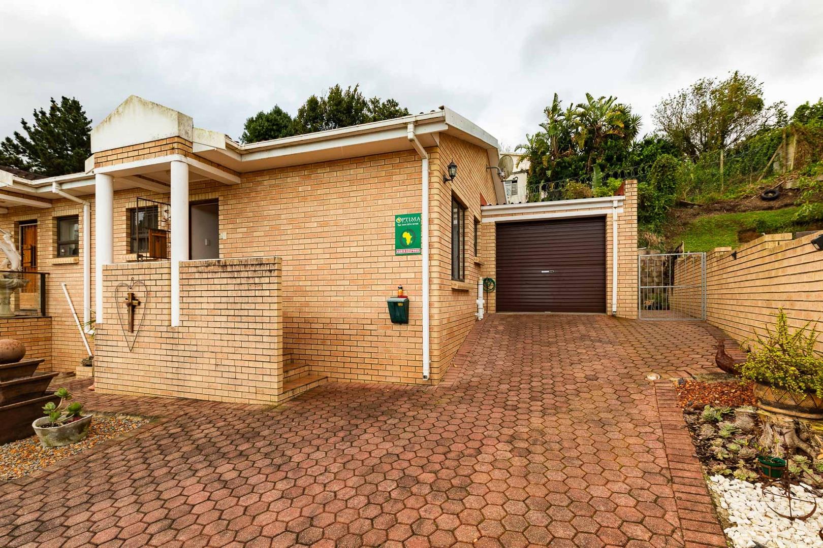 2 Bedroom House for sale in Denneoord P24113022978