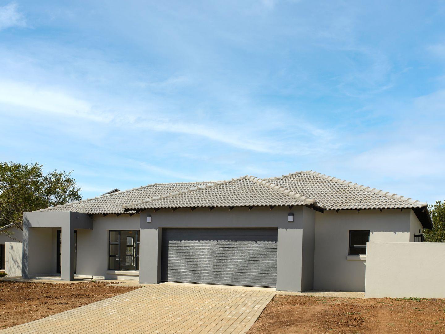 4 Bedroom House for sale in Silverwoods Country Estate P24113025019