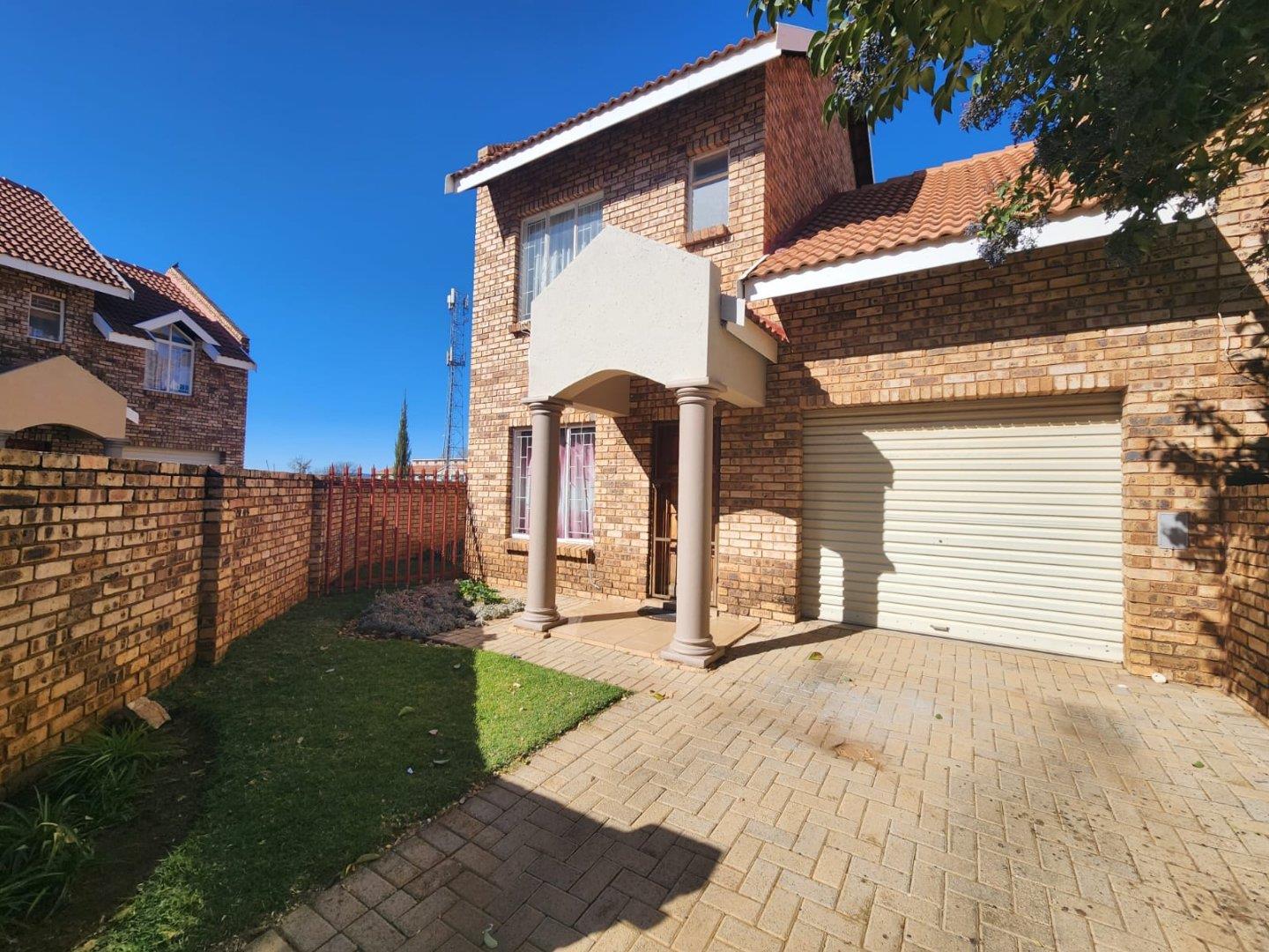 2 Bedroom Townhouse for sale in Baillie Park P24113025368