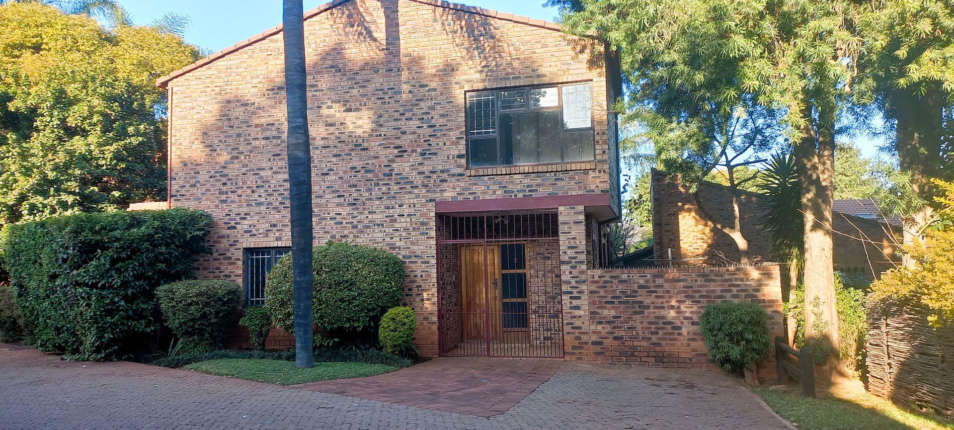 3 Bedroom Townhouse for sale in La Montagne P24113026549