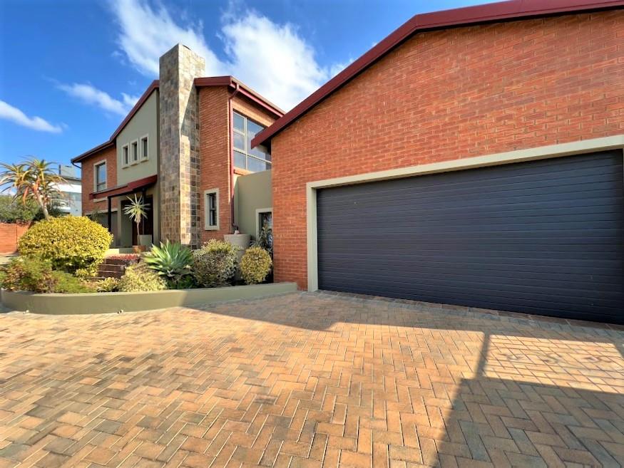 4 Bedroom House for sale in Six Fountains Residential Estate P24