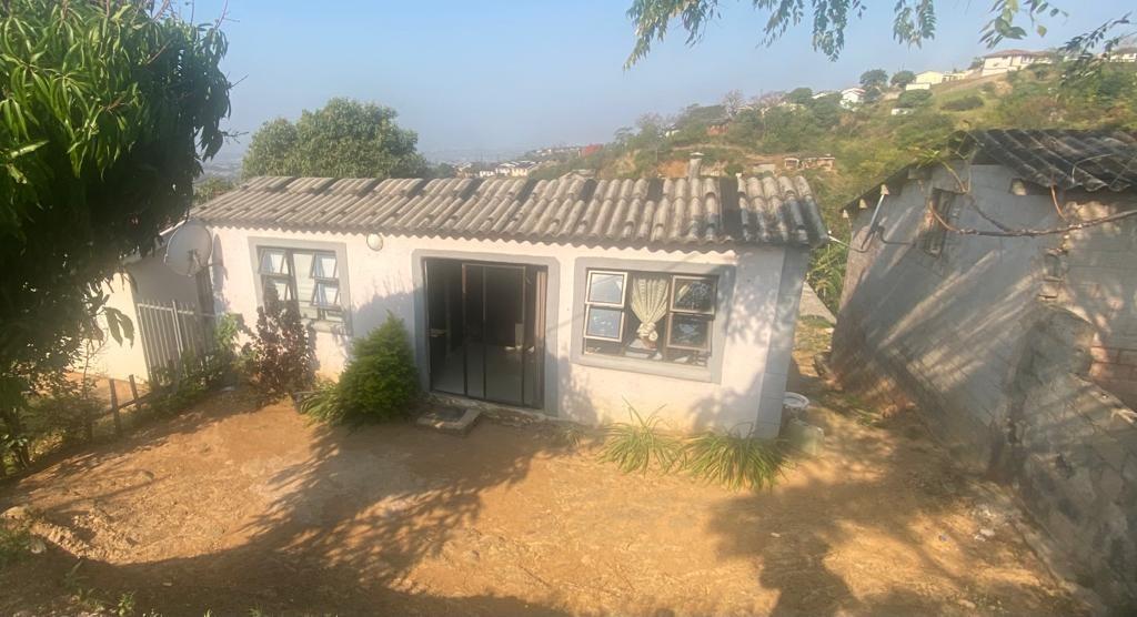 2 Bedroom House for sale in KwaDabeka A P24113030206