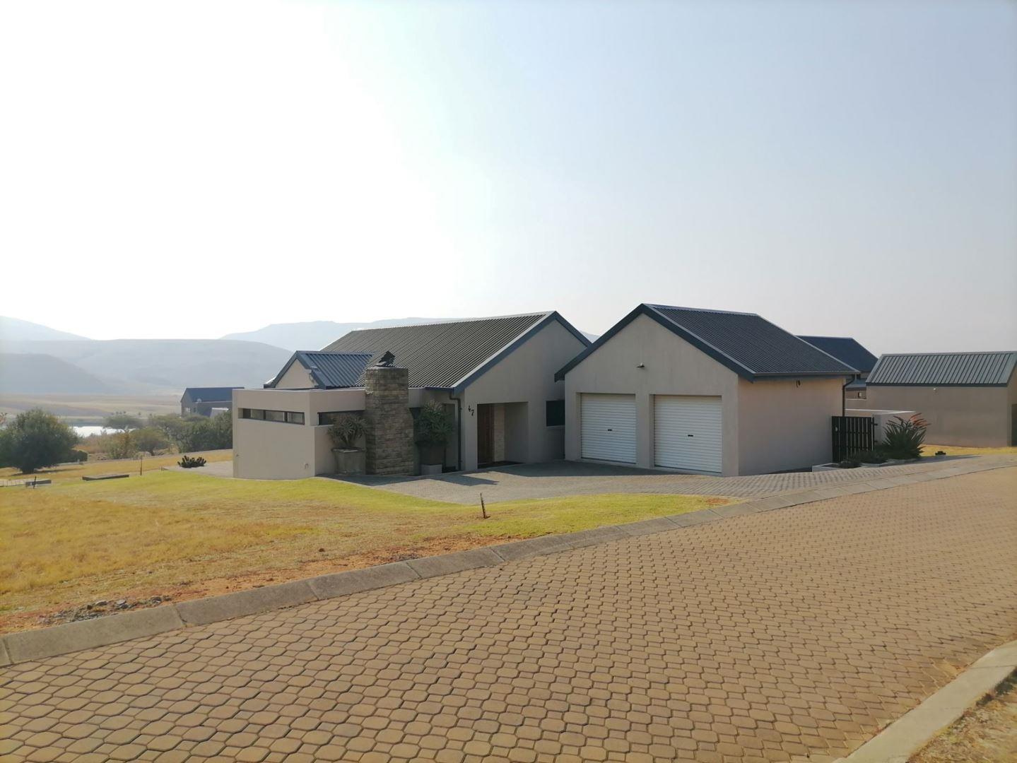 3 Bedroom House for sale in Vulintaba Country Estate P24113031556