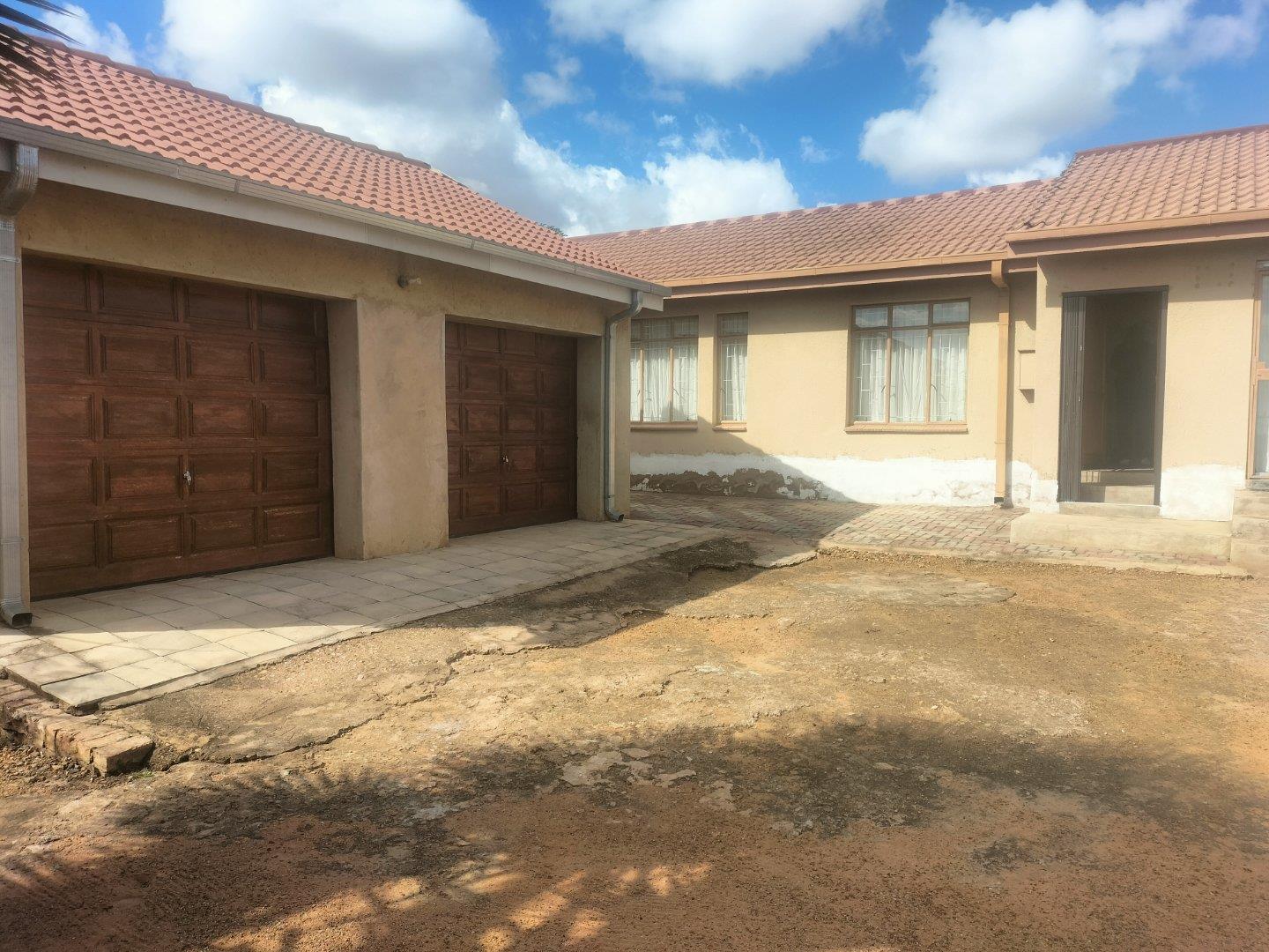 3 Bedroom House for sale in Soshanguve BB P24113032280