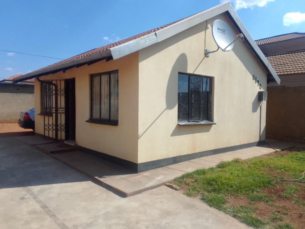 2 Bedroom House for sale in Protea Glen P24113032578