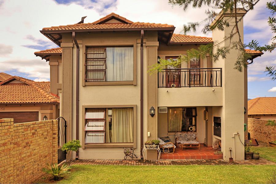 3 Bedroom House for sale in Stonehenge P24113032922